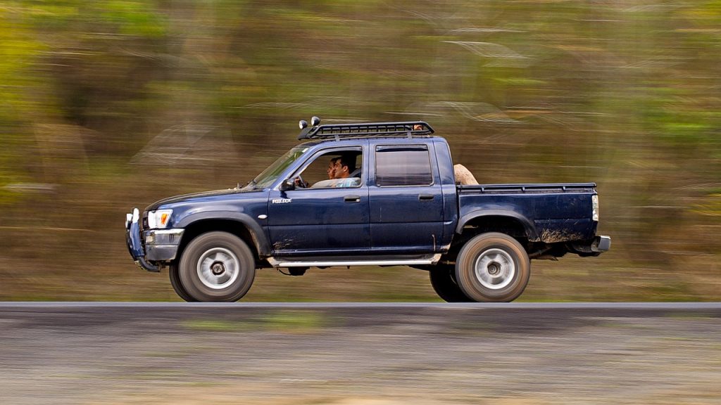 automobile-3075395_1280